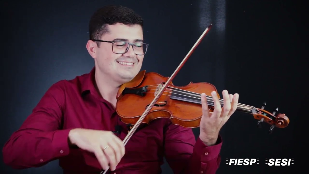Wellington Rebouças dando aula de violino